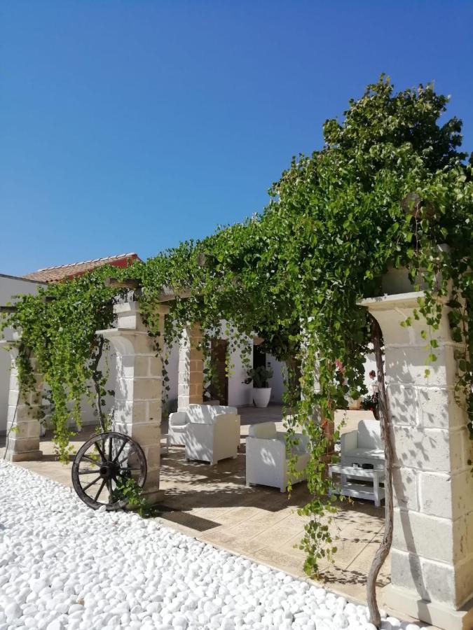 Il Giardino Del Tiglio Bed & Breakfast Uggiano La Chiesa Exterior photo