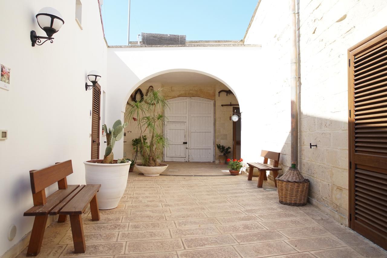 Il Giardino Del Tiglio Bed & Breakfast Uggiano La Chiesa Exterior photo